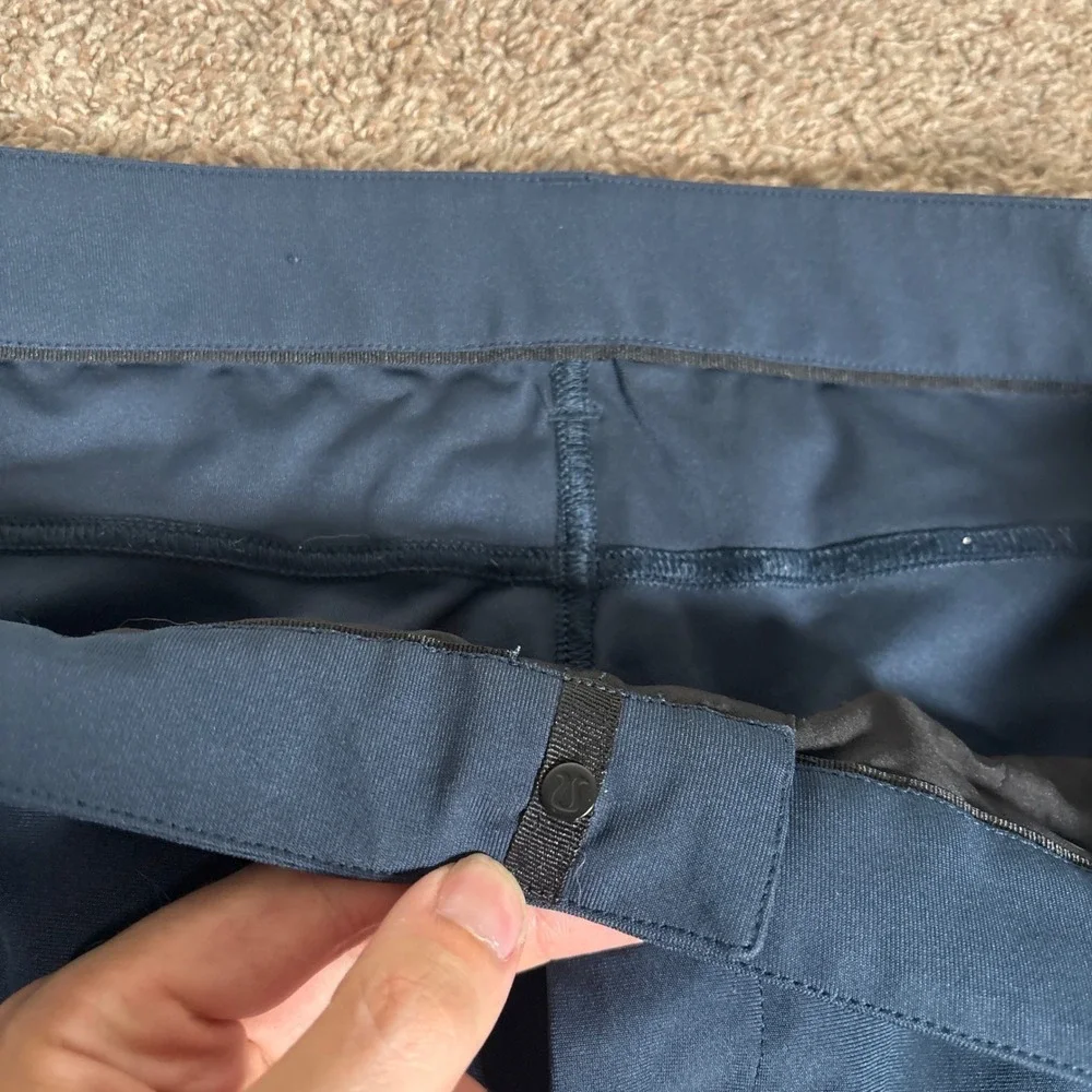 Lululemon Mens Commission Pant Classic-Fit Warpstreme Navy Blue 40 x 28 LM5ALWS